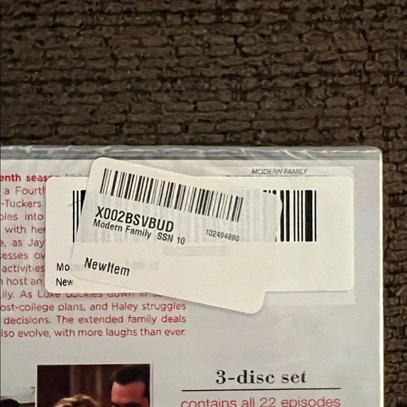 Modern Family: The Complete Tenth Season DVD Set - Picture 3 of 3